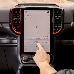 next-gen-ranger-raptor-centre-touchscreen-2.jpeg